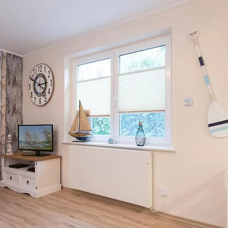 4, Leni Apartment *