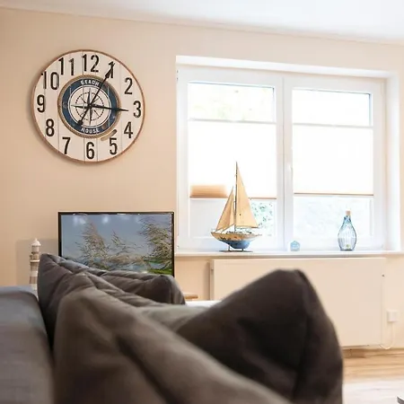 4, Leni Apartment *